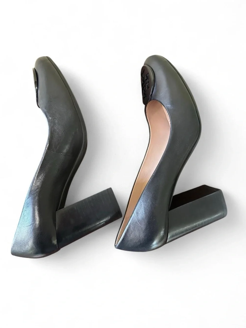 Tory Burch Black Leather Logo Cap-Heel Pumps